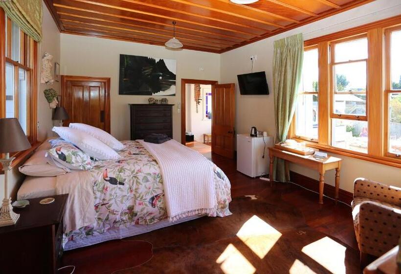 צימר Maungakawa Villa