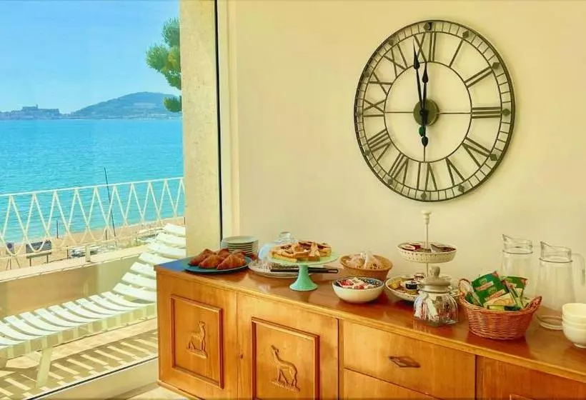 تختخواب و صبحانه Villa Magnolia