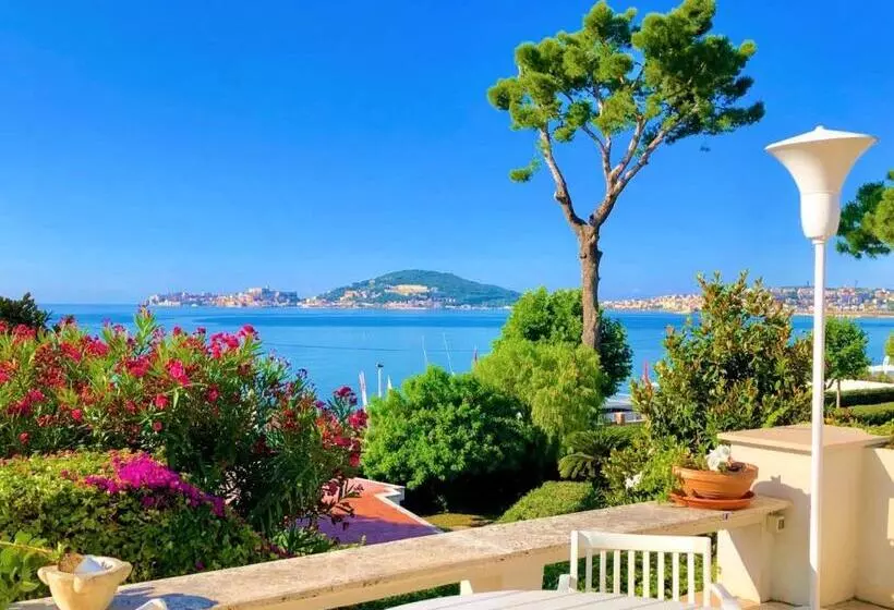 تختخواب و صبحانه Villa Magnolia