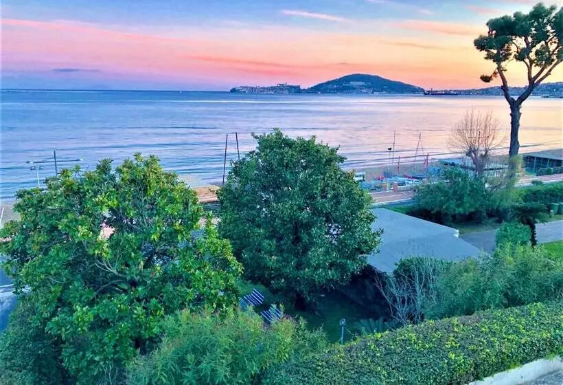 تختخواب و صبحانه Villa Magnolia