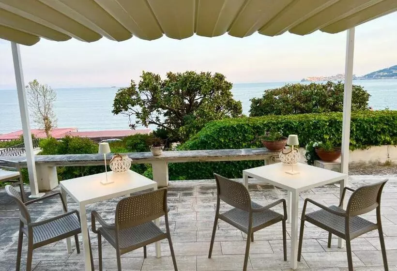 تختخواب و صبحانه Villa Magnolia