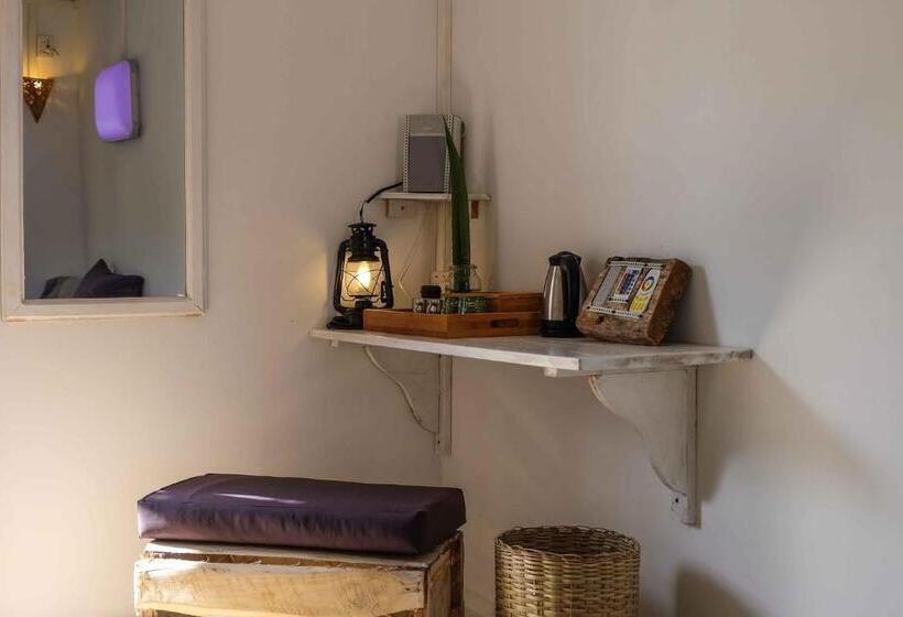 Отель B4 Beach Club