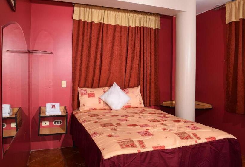 فندق Hospedaje Las Tres Regiones