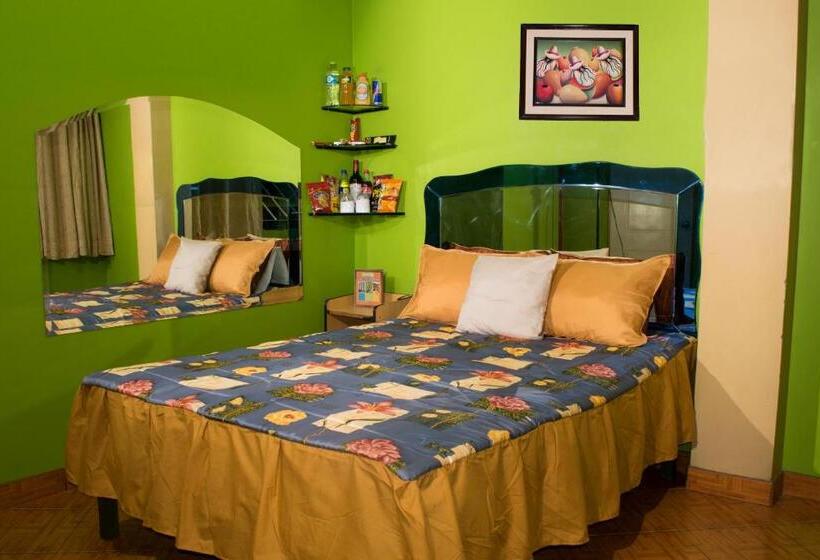 فندق Hospedaje Las Tres Regiones