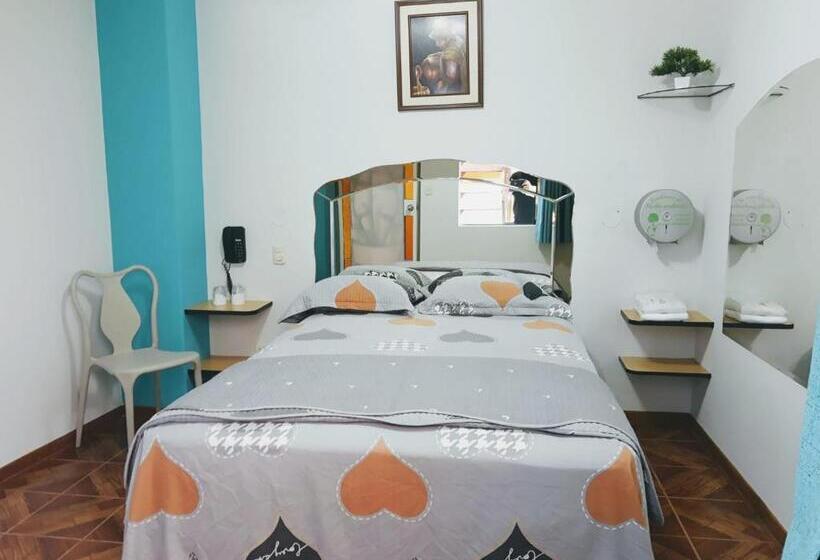 فندق Hospedaje Las Tres Regiones