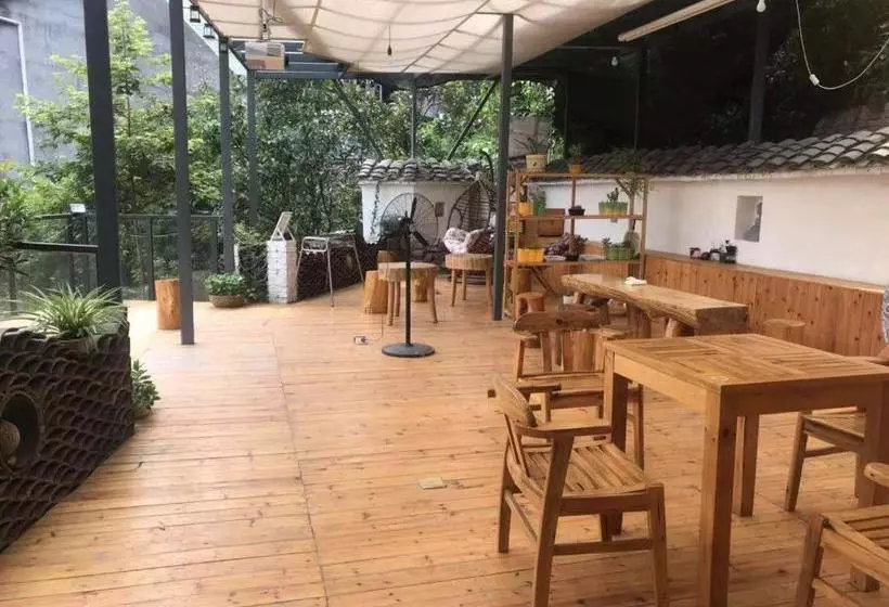 پانسیون Meet Cat Guesthouse