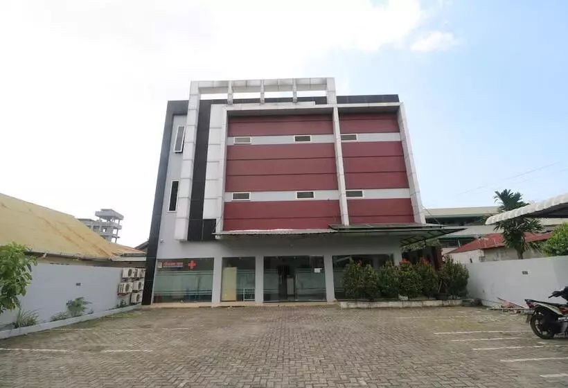 ペンション Reddoorz @ Jalan Krakatau Medan