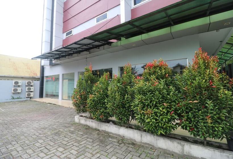 פנסיון Reddoorz @ Jalan Krakatau Medan