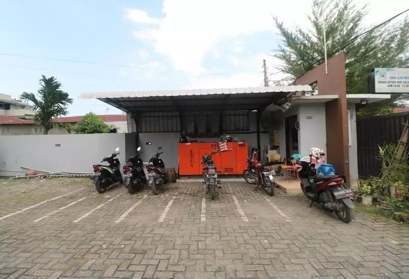 ペンション Reddoorz @ Jalan Krakatau Medan