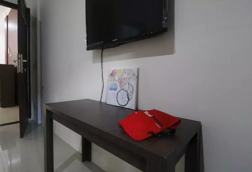 ペンション Reddoorz @ Jalan Krakatau Medan