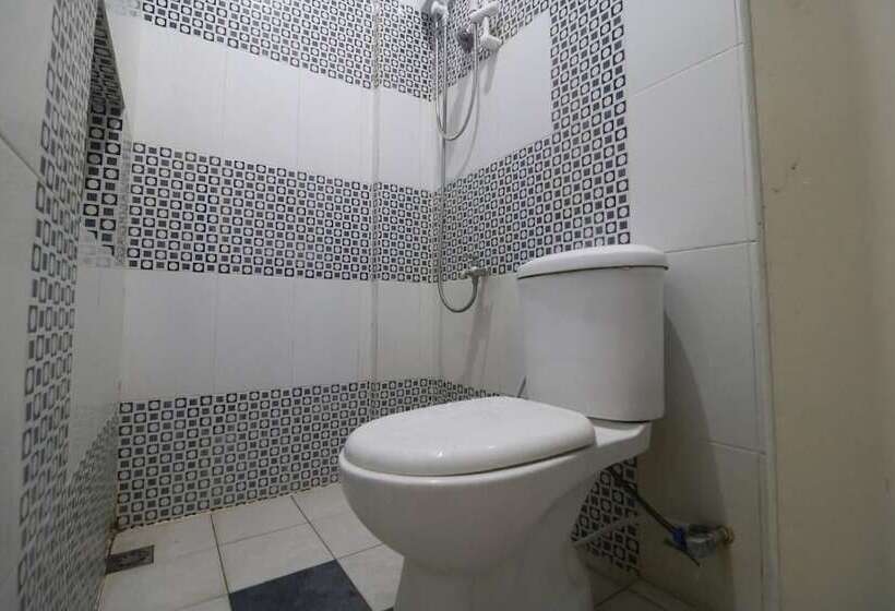 פנסיון Reddoorz @ Jalan Krakatau Medan