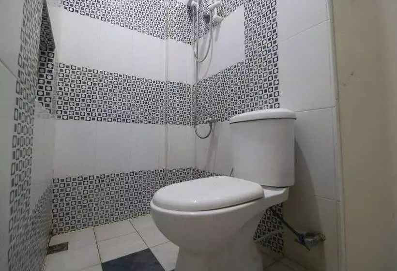 ペンション Reddoorz @ Jalan Krakatau Medan