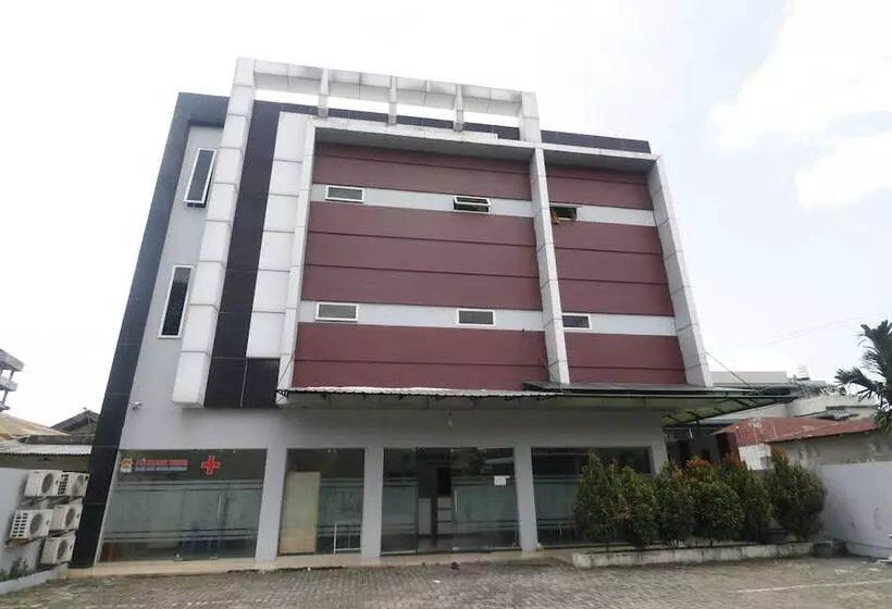 ペンション Reddoorz @ Jalan Krakatau Medan