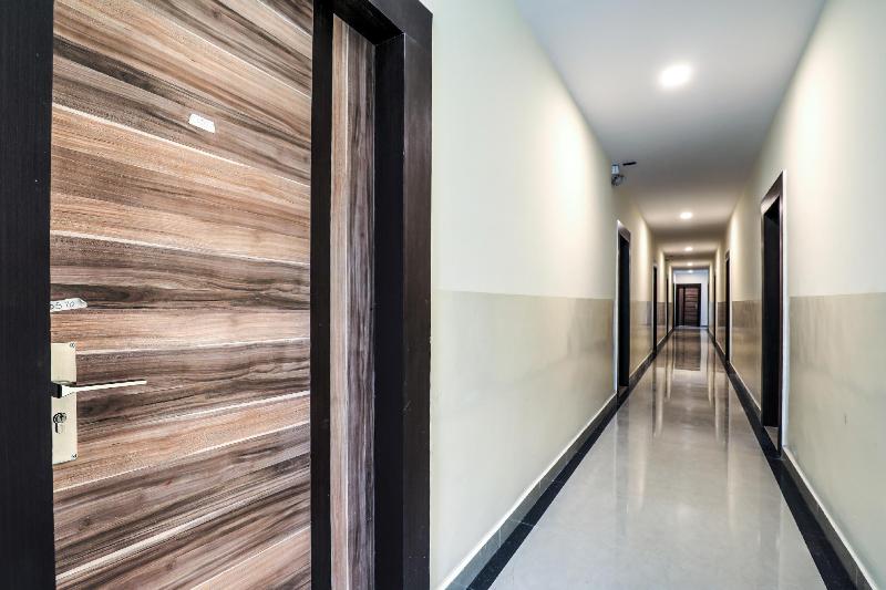 Hotel Super Capital O Saharsh Grand Near Shilparamam