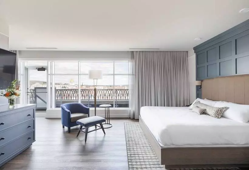 The Hotel Concord