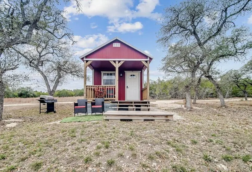 Hill Country Cabin 3
