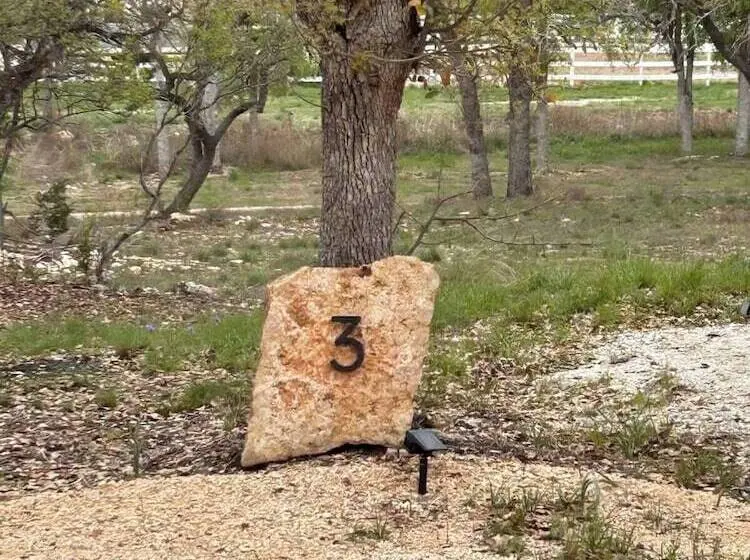 Hill Country Cabin 3