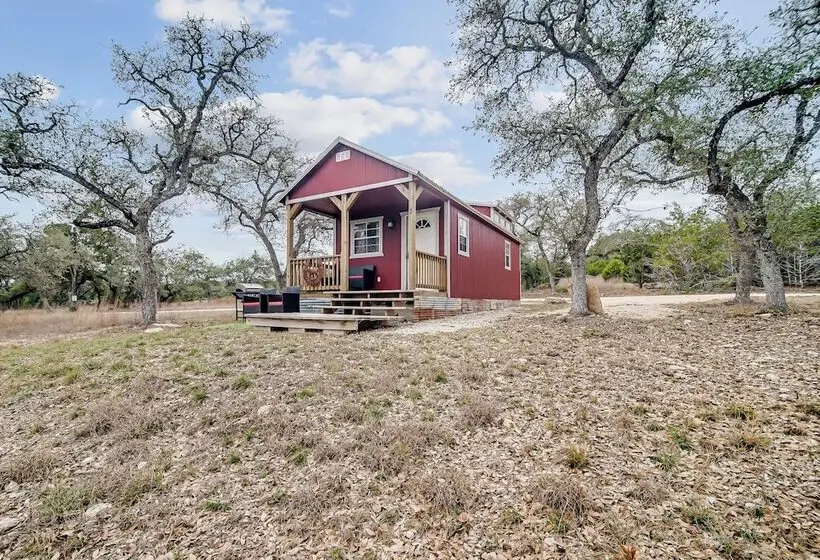 Hill Country Cabin 3