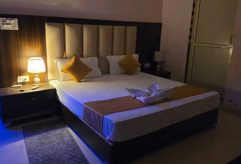 ホテル Jhilmil Jungle Resort
