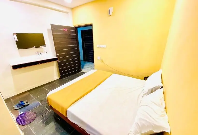هتل Sarovar Inn