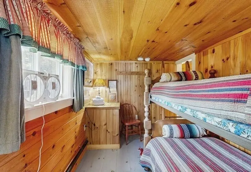Lakefront, Cabin Inspired Home With Firepit, Grill, & Screened Porch, Wifi