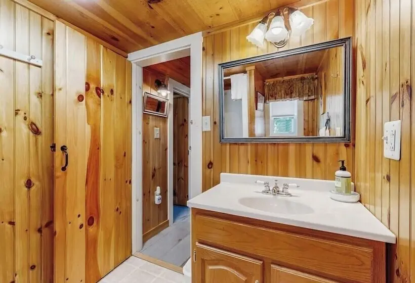 Lakefront, Cabin Inspired Home With Firepit, Grill, & Screened Porch, Wifi