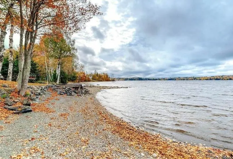 Lakefront, Cabin Inspired Home With Firepit, Grill, & Screened Porch, Wifi
