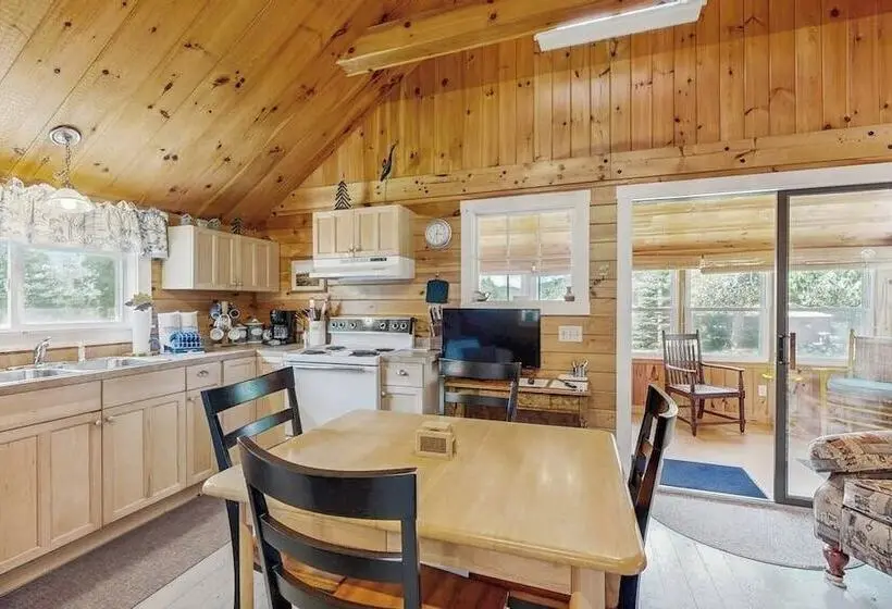Lakefront, Cabin Inspired Home With Firepit, Grill, & Screened Porch, Wifi
