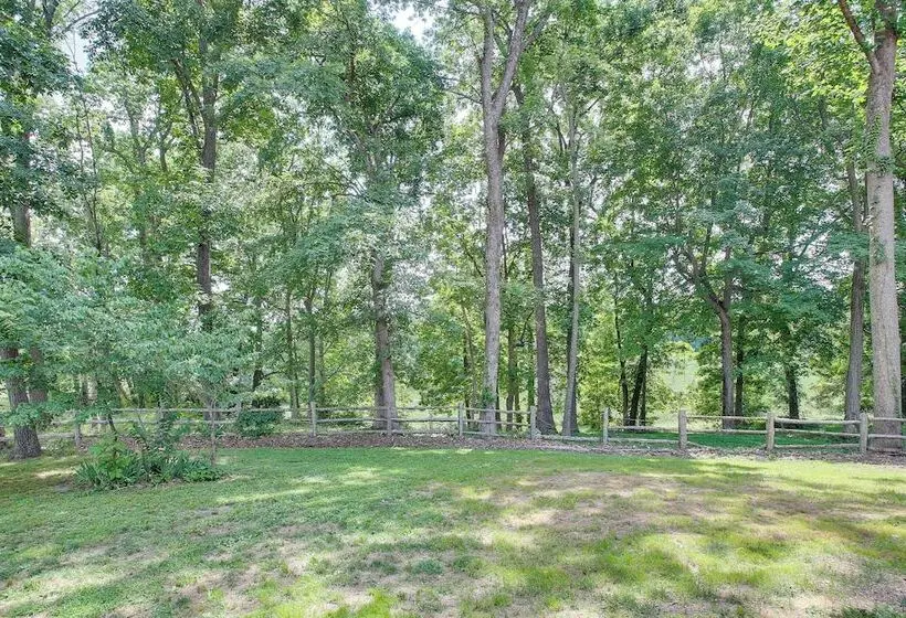 Peaceful Cabin Between Nashville & Bowling Green!