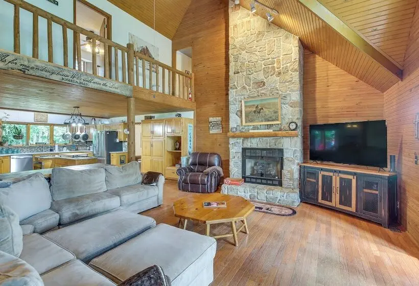 Peaceful Cabin Between Nashville & Bowling Green!