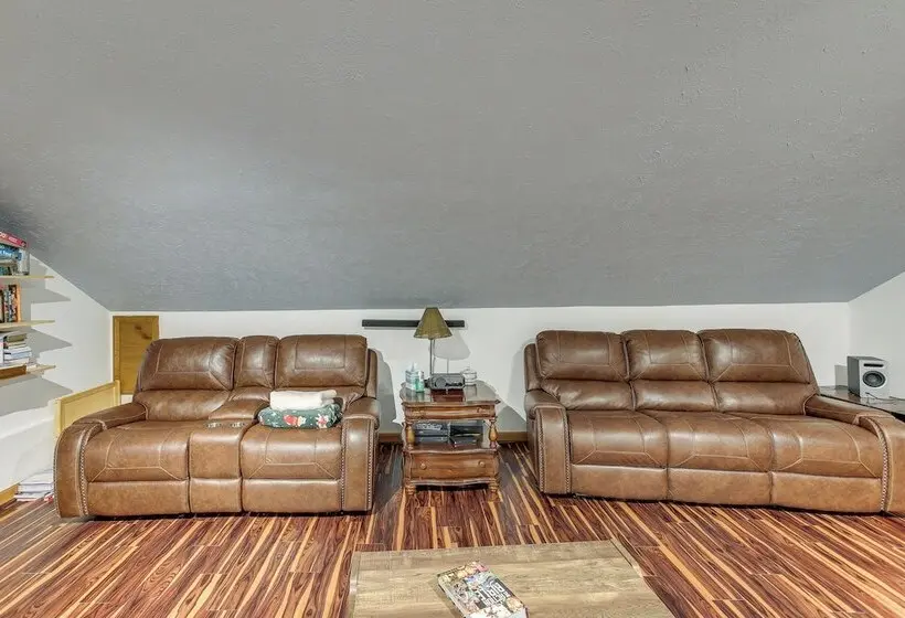 Peaceful Cabin Between Nashville & Bowling Green!