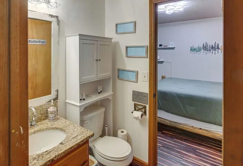 Peaceful Cabin Between Nashville & Bowling Green!