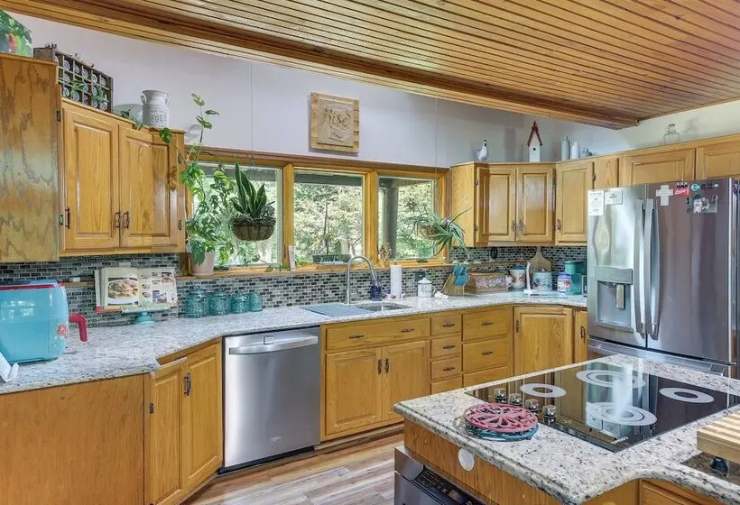 Peaceful Cabin Between Nashville & Bowling Green!