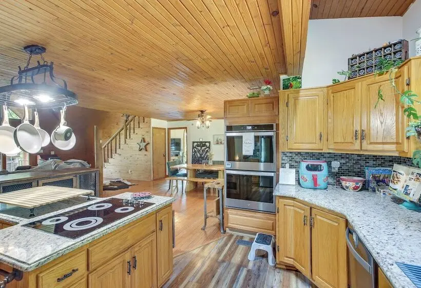 Peaceful Cabin Between Nashville & Bowling Green!