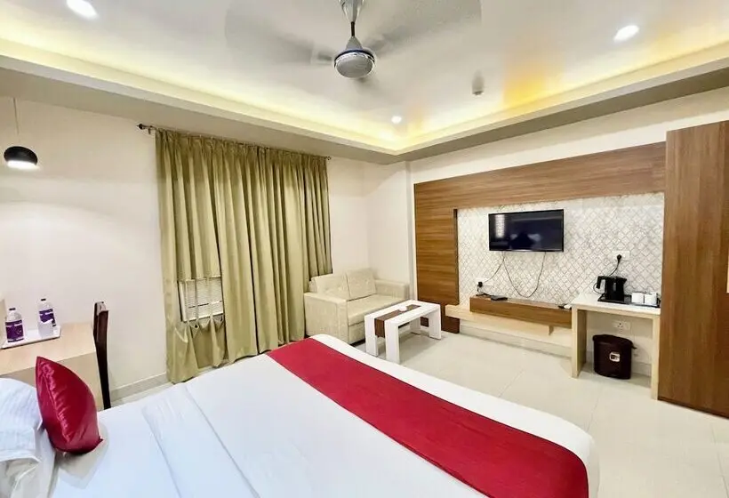 Sea View Roof Top Hotel Kuber Puri