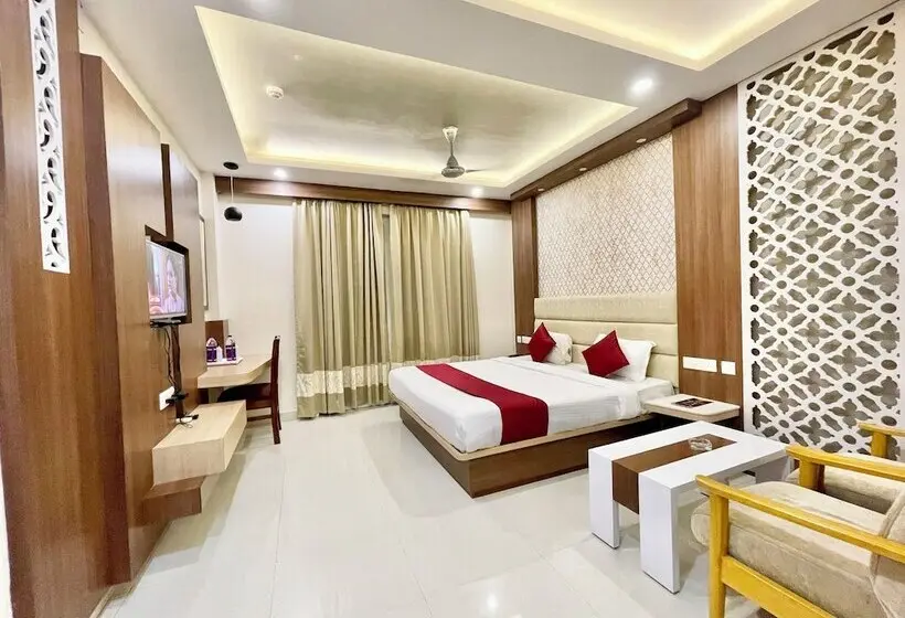 Sea View Roof Top Hotel Kuber Puri