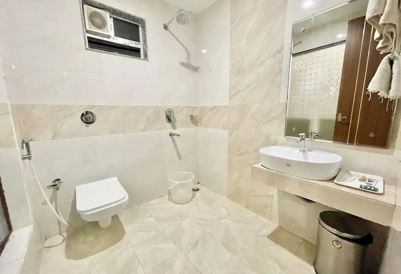 Sea View Roof Top Hotel Kuber Puri