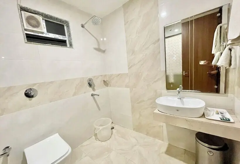 Sea View Roof Top Hotel Kuber Puri