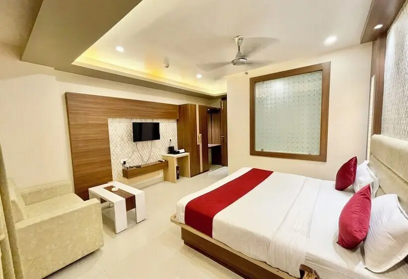 Sea View Roof Top Hotel Kuber Puri