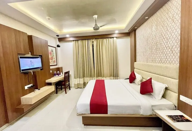 Sea View Roof Top Hotel Kuber Puri