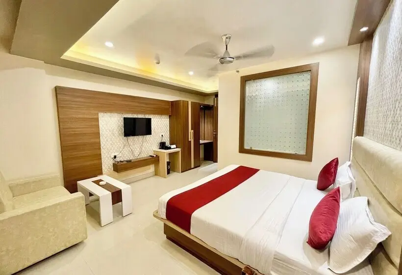 Sea View Roof Top Hotel Kuber Puri