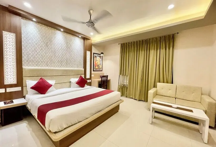 Sea View Roof Top Hotel Kuber Puri