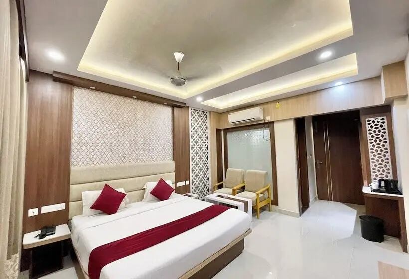 Sea View Roof Top Hotel Kuber Puri