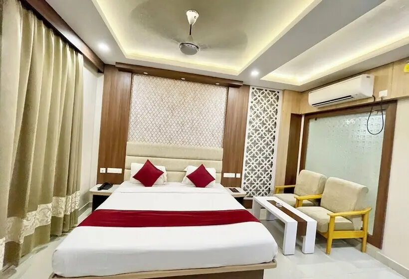 Sea View Roof Top Hotel Kuber Puri