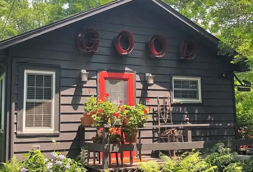 Steps To Beach & Lake Michigan! Family Retreat
