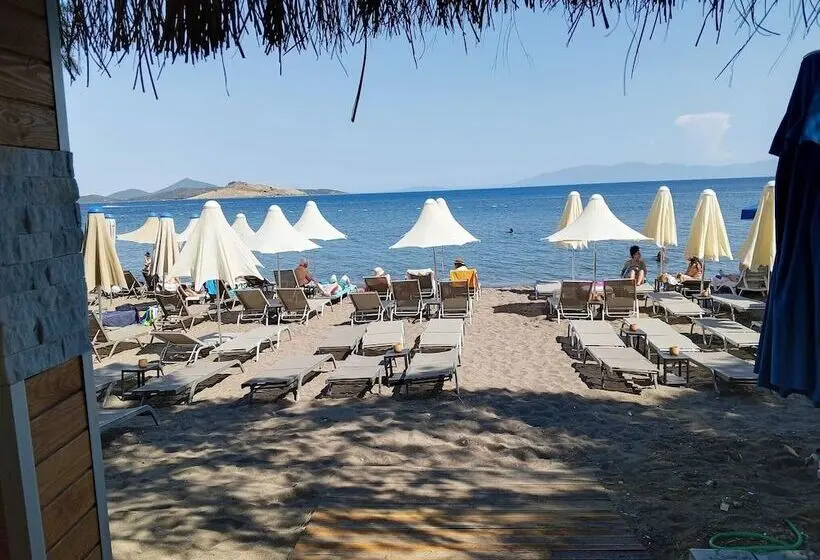 Velora Beach Otel