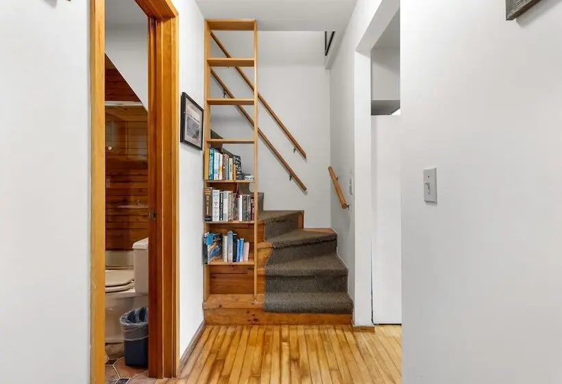 Alluring Home With Full Kitchen, Furnished Patio, Washer/dryer & Private Yard