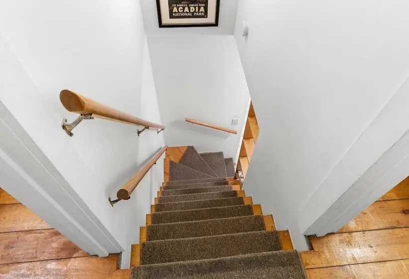 Alluring Home With Full Kitchen, Furnished Patio, Washer/dryer & Private Yard