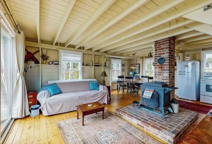 Bayfront Cottage With Fantastic Views & Minutes To Downtown Dog Friendly