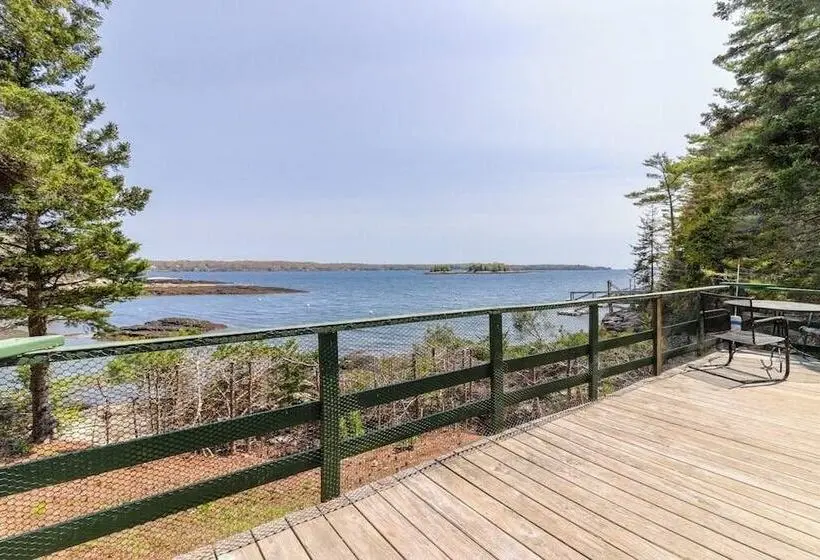 Bayfront Cottage With Fantastic Views & Minutes To Downtown Dog Friendly